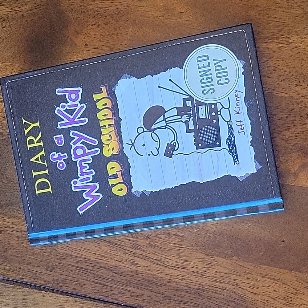 NWOT Diary of a Wimpy Kid Old School Book